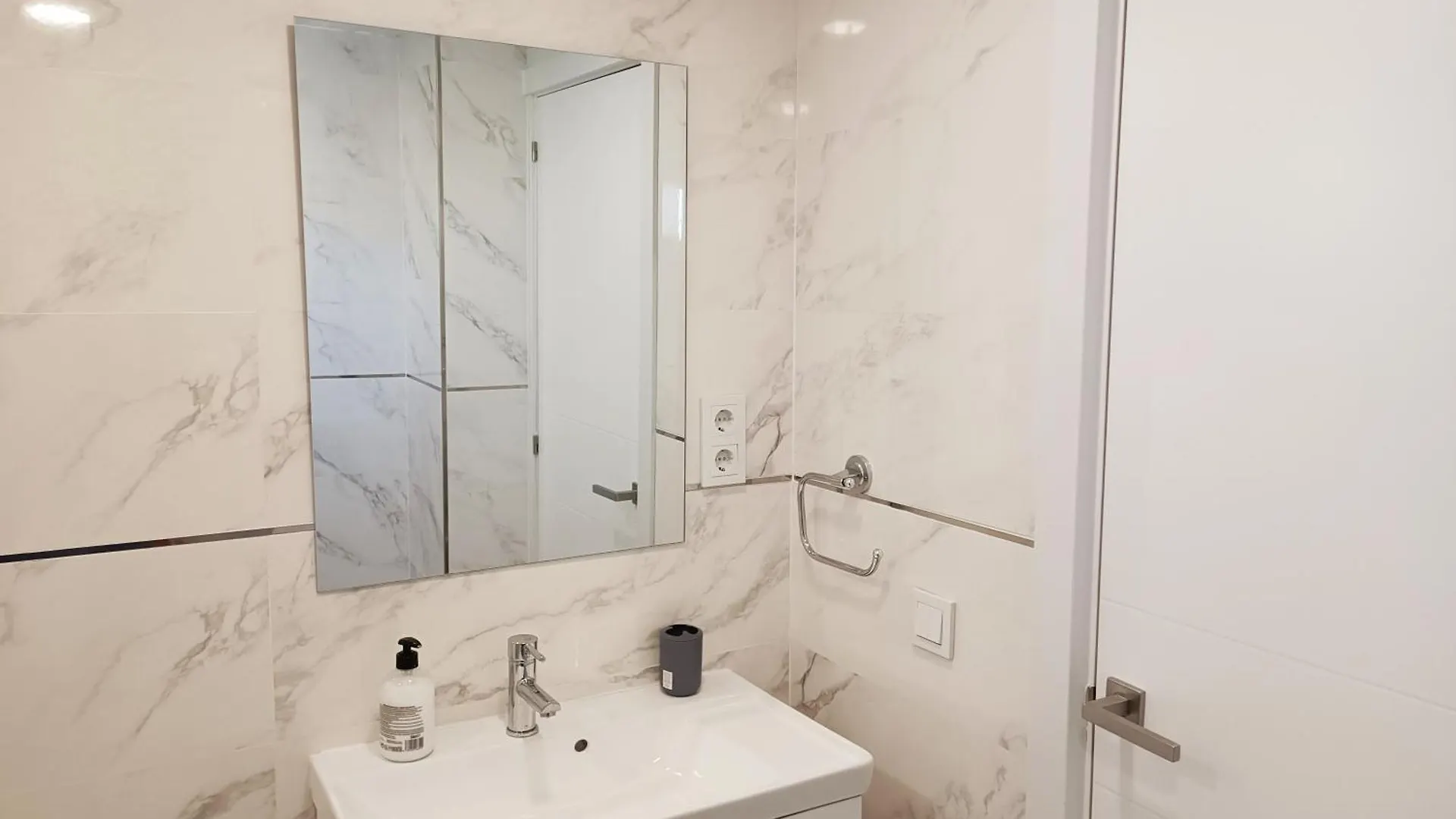 Apartment Cg3A - Nuevo Estudio, Recien Reformado, Wifi Torremolinos Spain